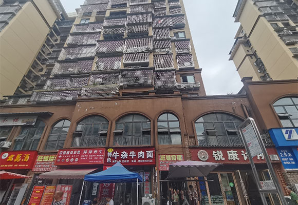 拉菲小镇商业房第一次变卖